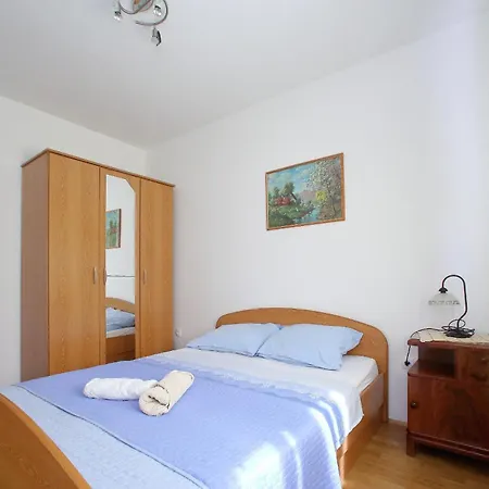Nicol Guest house