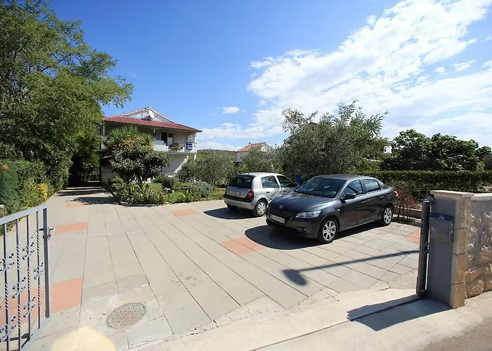 Nicol ゲストハウス ビビニェ