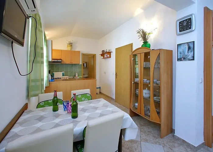 ゲストハウス Nicol ビビニェ